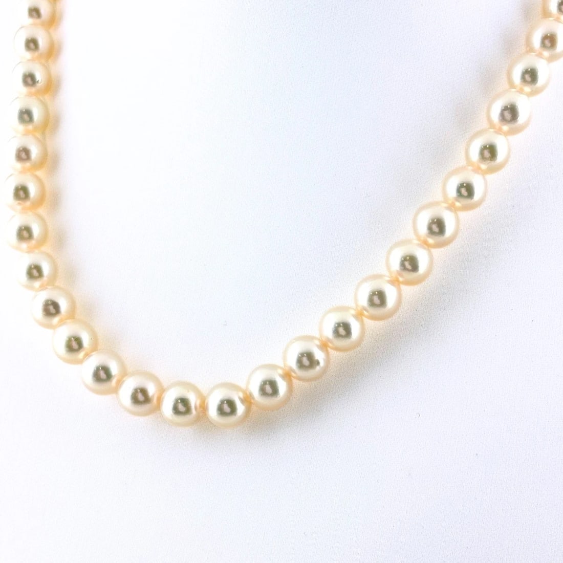 TASAKI PEARL WG PEARL NECKLACE K14: Tasaki Pearl Wg Pearl Necklace K14 Brand: TASAKI Type/Style: Necklace Material: K14 WG, Main Stone Pearl /Secondary Stone:Natural Color: WG Size: 44cm(17.3") Accessories: None Accessories