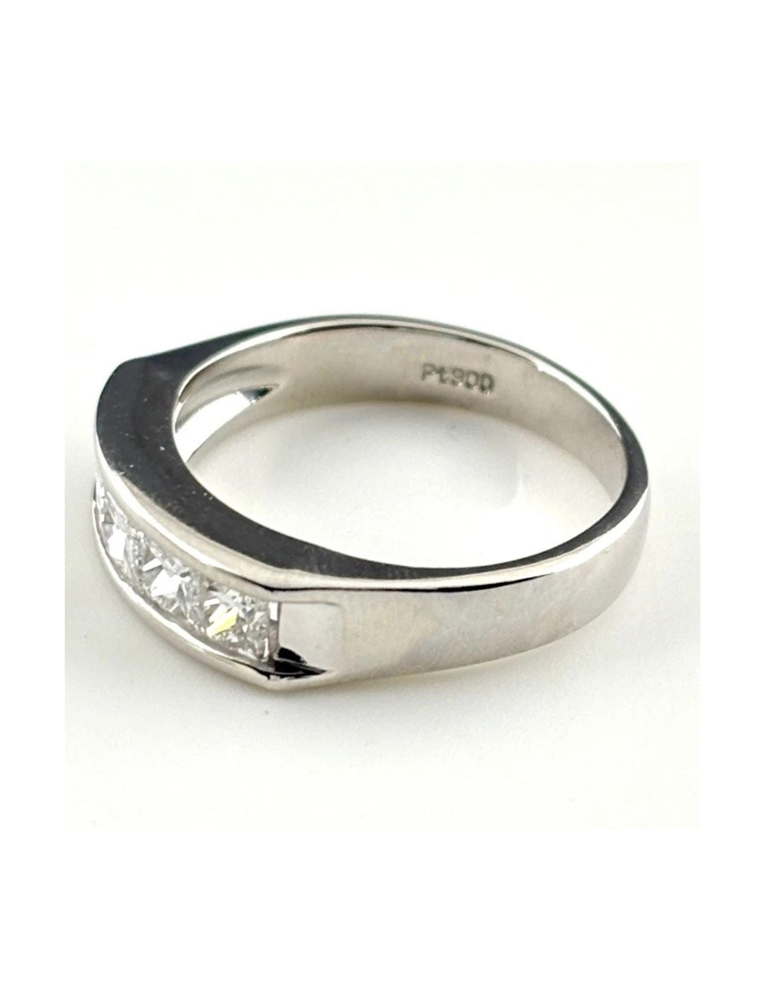 MELEE DIAMOND DESIGN RING PLATINUM RING PT900 DIAMOND: Melee Diamond Design Ring Platinum Ring Pt900 Diamond Brand: Unbranded Type/Style: Ring Material: Pt900, Main Stone Natural Color: None Size: US6.5 to 7 Accessories: None Accessories Notice: When