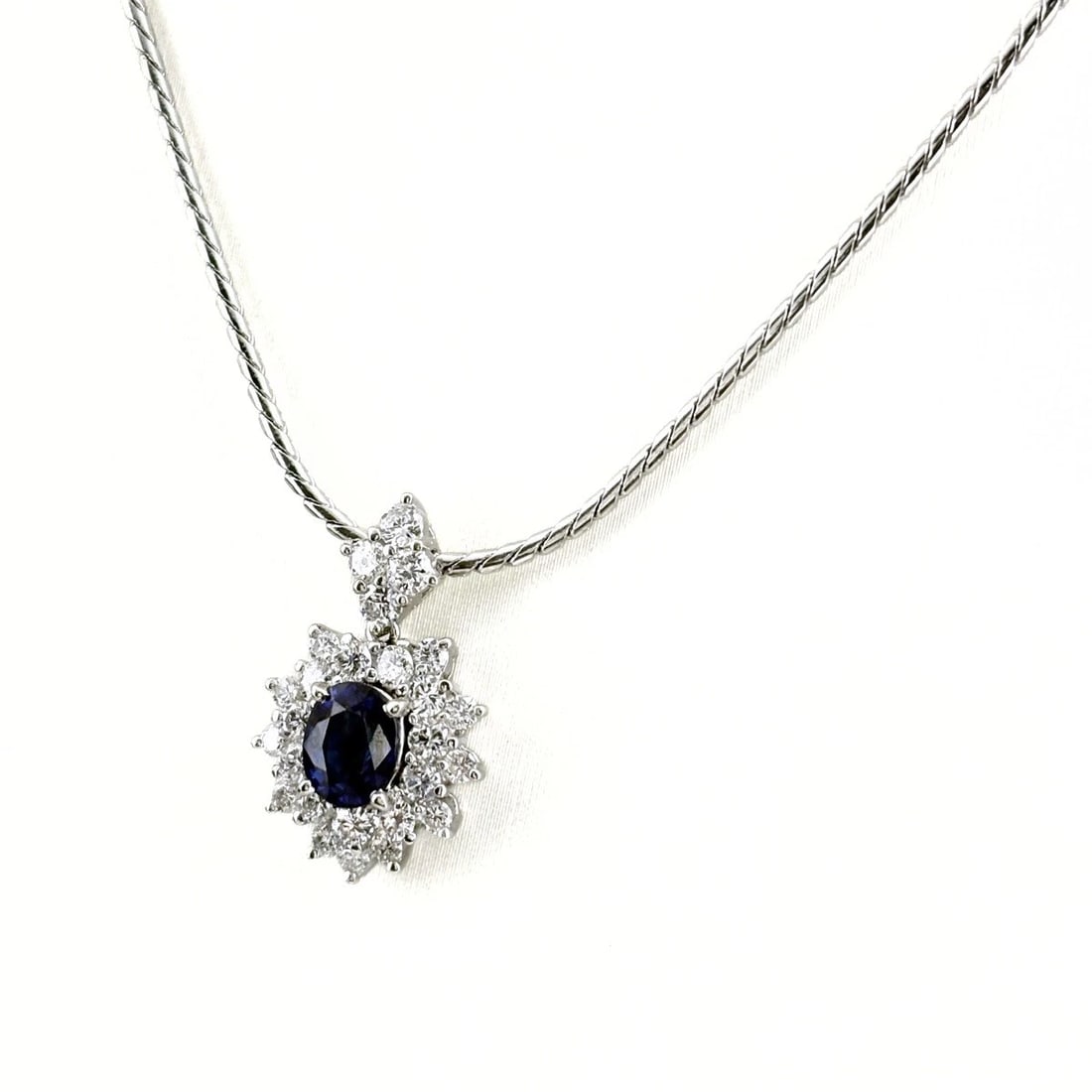 SAPPHIRE DESIGN PLATINUM PENDANT MELEE DIAMOND NECKLACE (1 of 3)