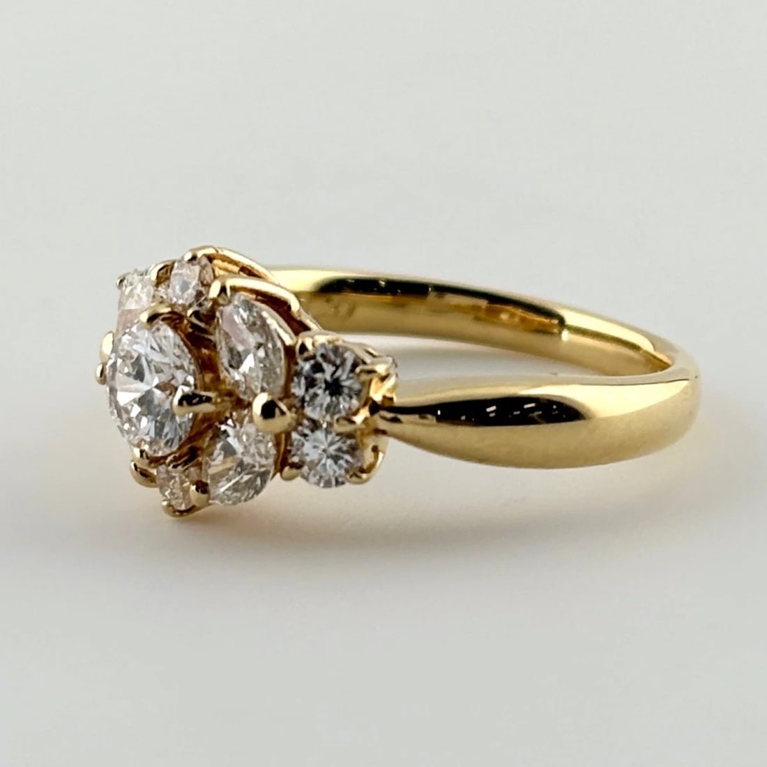 DIAMOND DESIGN RING YG RING 18K: Diamond Design Ring Yg Ring 18K Brand: Unbranded Type/Style: Ring Material: 18K YG, Main Stone Natural Color: YG Size: US4.5 to 5 Accessories: None Accessories Notice: When purchasing pre-owned