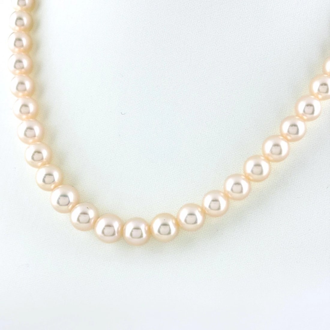 TASAKI PEARL NECKLACE SILVER NECKLACE SV: Tasaki Pearl Necklace Silver Necklace Sv Brand: TASAKI Type/Style: Necklace Material: SV, Main Stone Pearl /Secondary Stone:Natural Color: None Size: 43cm(16.9") Accessories: None Accessories Notice: