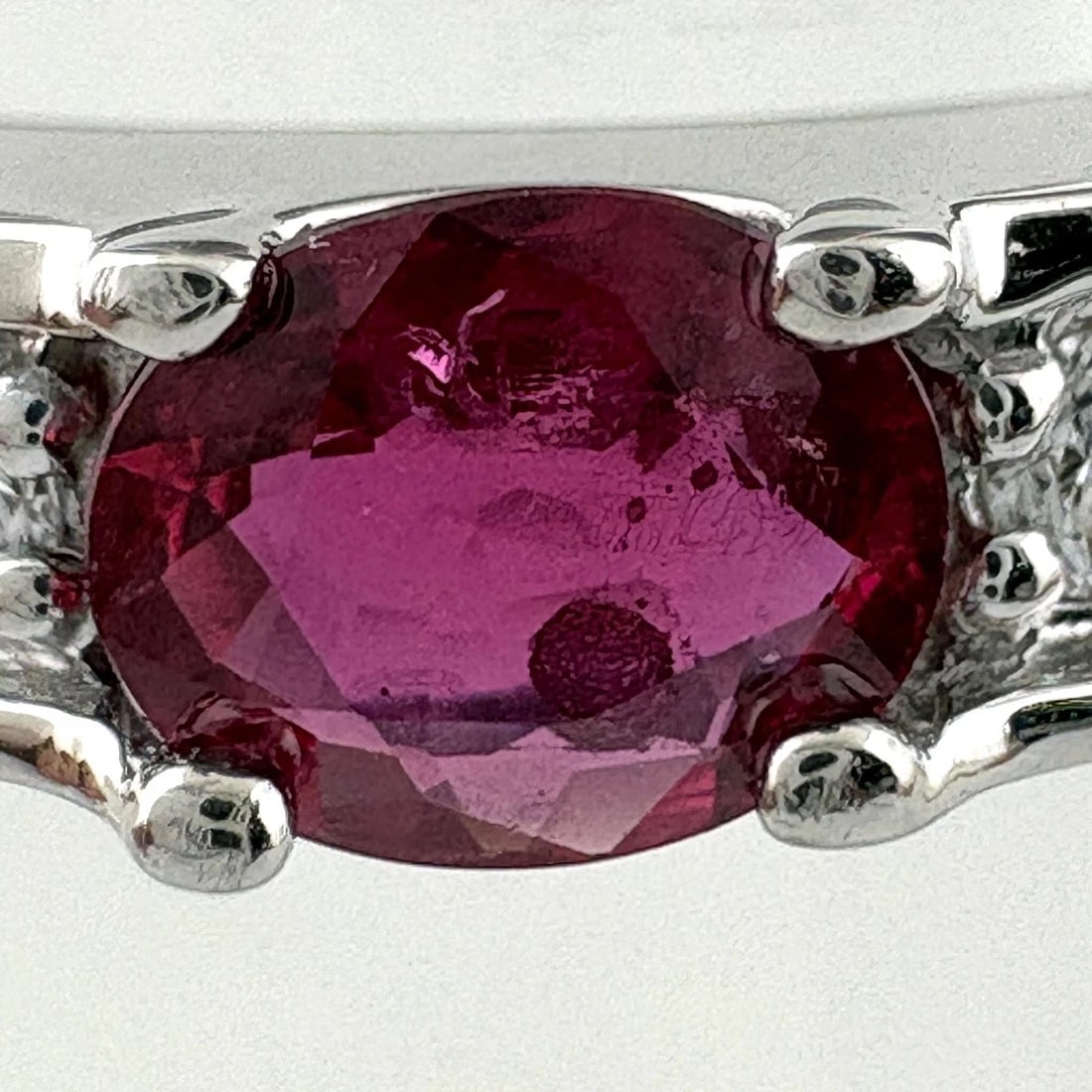 RUBY DESIGN RING WG MELEE DIAMOND RING - 2