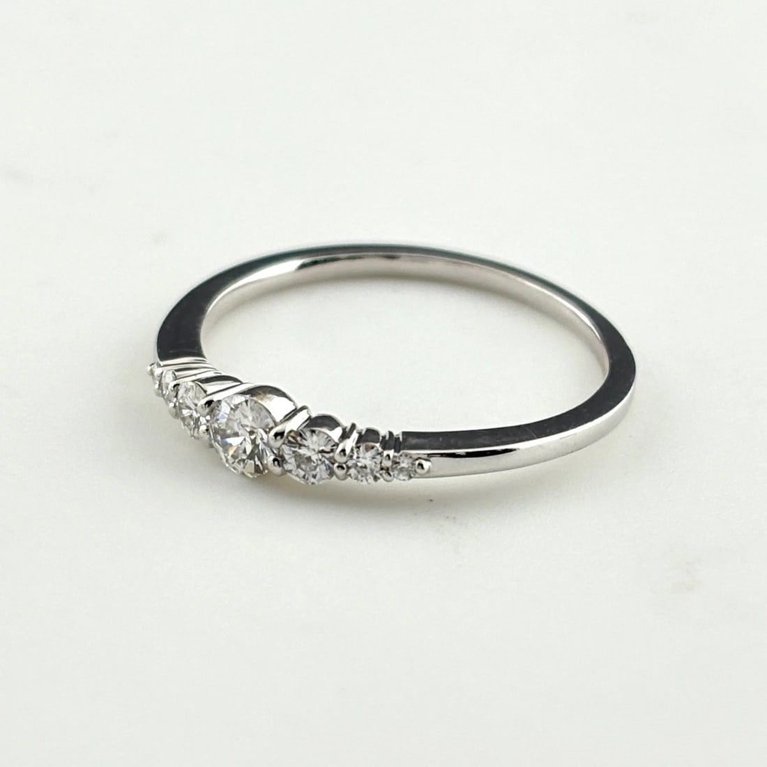 MELEE DIAMOND DESIGN RING WG RING 18K: Melee Diamond Design Ring Wg Ring 18K Brand: Unbranded Type/Style: Ring Material: 18K WG, Main Stone Natural Color: WG Size: US7.5 to 8 Accessories: None Accessories Notice: When purchasing pre-owned