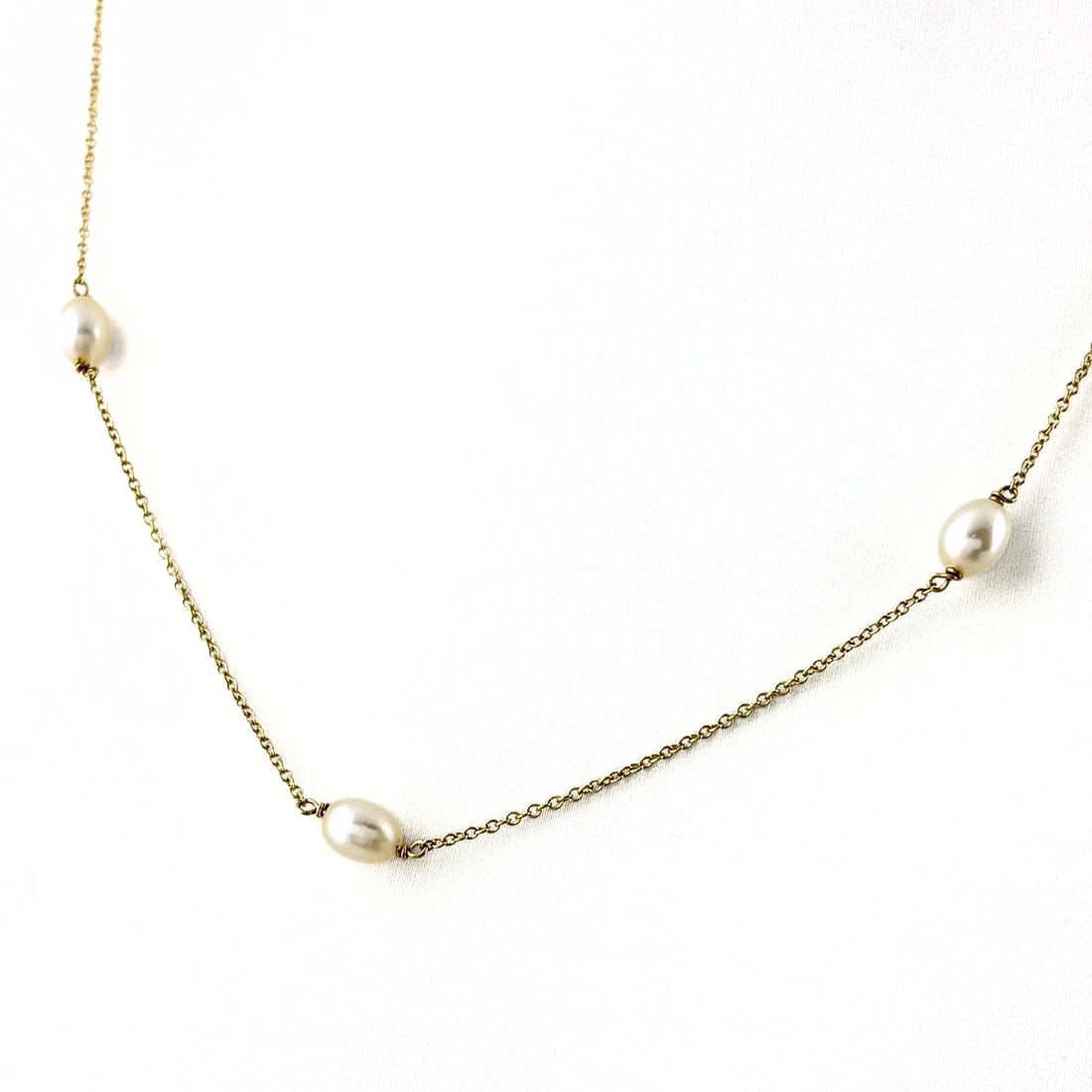 TIFFANY&CO. PEARL NECKLACE YG NECKLACE 750: Tiffany&Co. Pearl Necklace Yg Necklace 750 Brand: TIFFANY&Co. Type/Style: Necklace Material: 750YG, Main Stone Pearl /Secondary Stone:Natural Color: YG Size: 42cm(16.5") Accessories: None