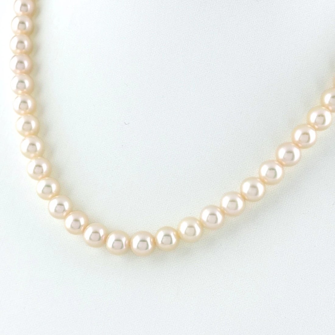 TASAKI PEARL NECKLACE SILVER NECKLACE SV: Tasaki Pearl Necklace Silver Necklace Sv Brand: TASAKI Type/Style: Necklace Material: SV, Main Stone Pearl /Secondary Stone:Natural Color: None Size: 43cm(16.9") Accessories: None Accessories Notice: