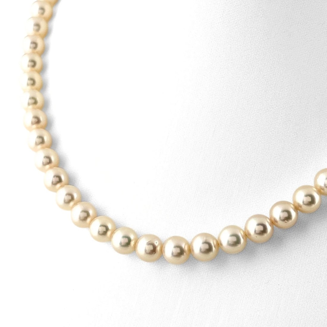 TASAKI PEARL NECKLACE SILVER PEARL NECKLACE SV: Tasaki Pearl Necklace Silver Pearl Necklace Sv Brand: TASAKI Type/Style: Necklace Material: SV, Main Stone Pearl /Secondary Stone:Natural Color: None Size: 42.5cm(16.7") Accessories: None Accessories