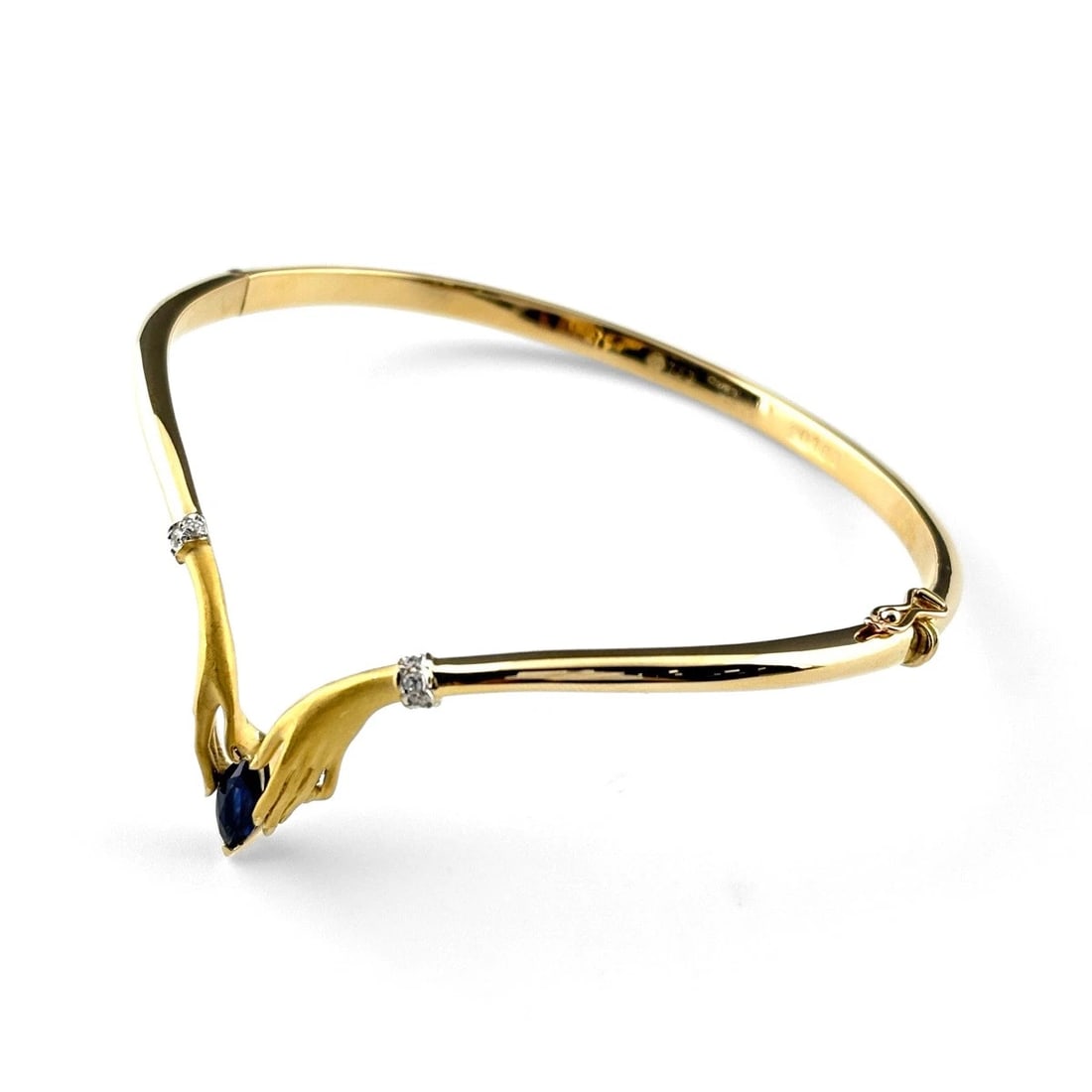 CARRERA Y CARRERA SAPPHIRE YG MELEE DIAMOND BRACELET: Carrera Y Carrera Sapphire Yg Melee Diamond Bracelet Brand: Carrera y Carrera Type/Style: Bracelet Material: 750YG, Main Stone Natural Color: YG Size: 16.5cm(6.5") Accessories: None Accessories