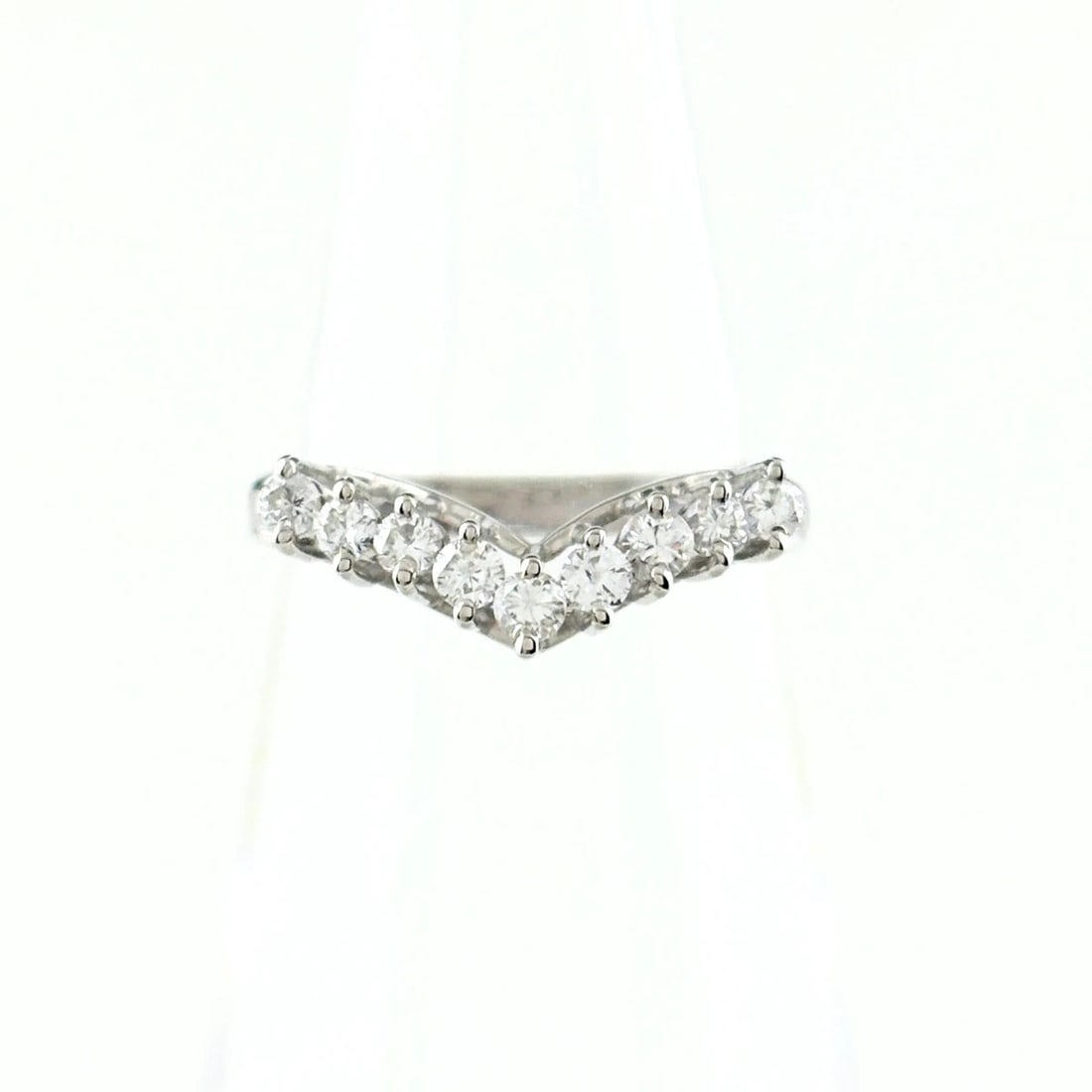 MELEE DIAMOND DESIGN RING PLATINUM RING PT850 DIAMOND: Melee Diamond Design Ring Platinum Ring Pt850 Diamond Brand: Unbranded Type/Style: Ring Material: Pt850, Main Stone Natural Color: None Size: US4.5 to 5 Accessories: None Accessories Notic