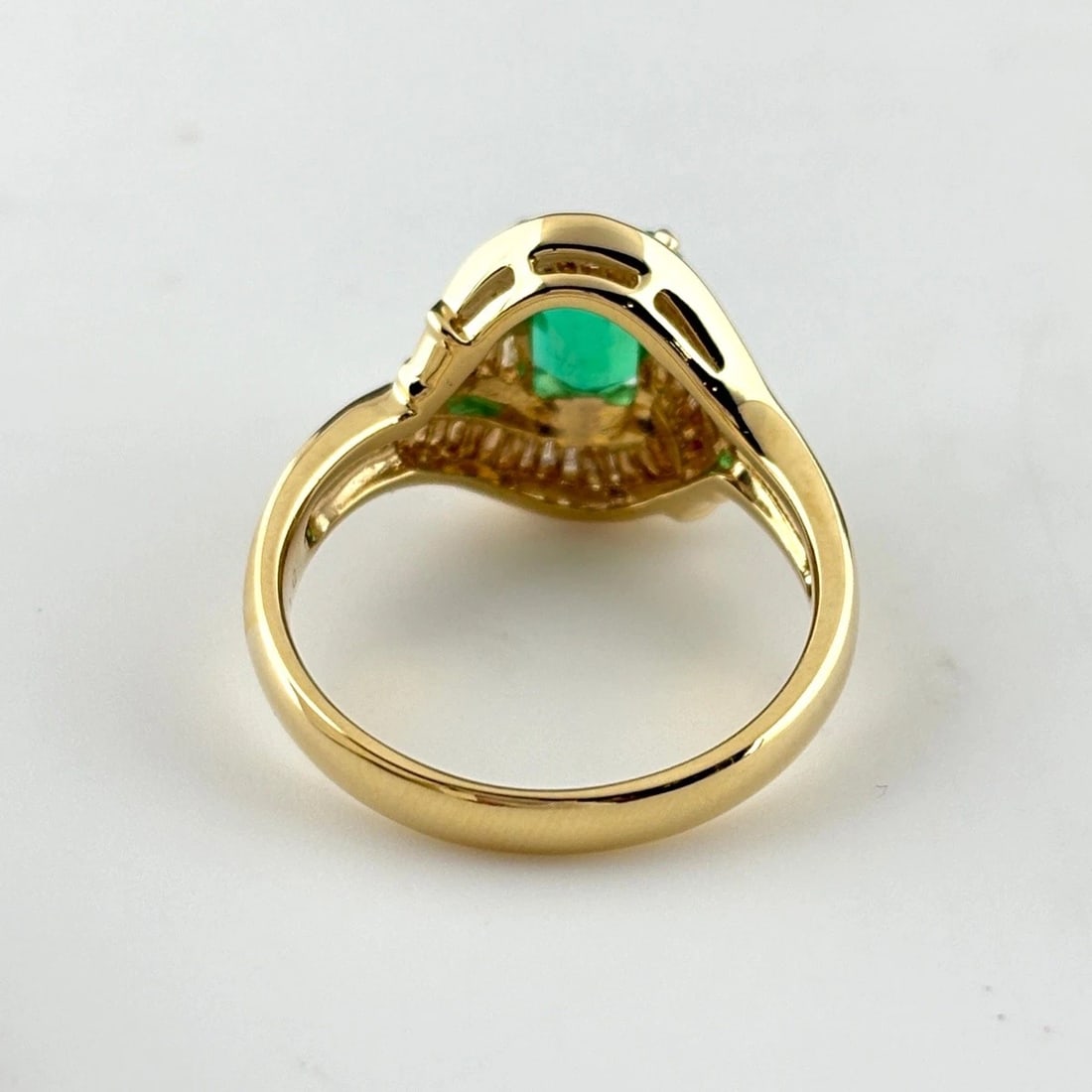 EMERALD DESIGN RING YG MELEE DIAMOND RING - 2
