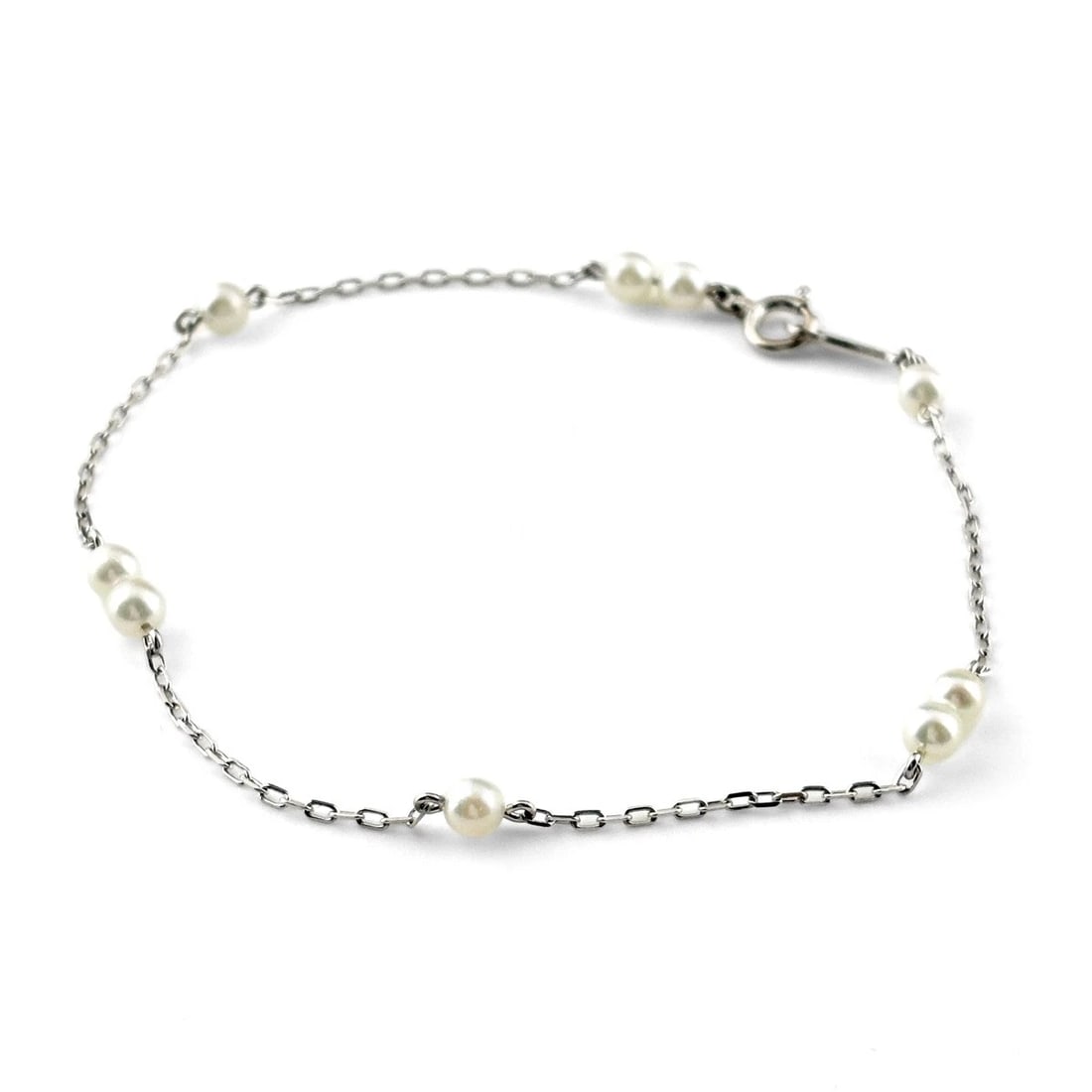MIKIMOTO PEARL BRACELET 18K: Mikimoto Pearl Bracelet 18K Brand: MIKIMOTO Type/Style: Bracelet Material: 18K, Main Stone Pearl /Secondary Stone:Natural Color: None Size: 17.5cm(6.9") Accessories: None Accessories Notice: When