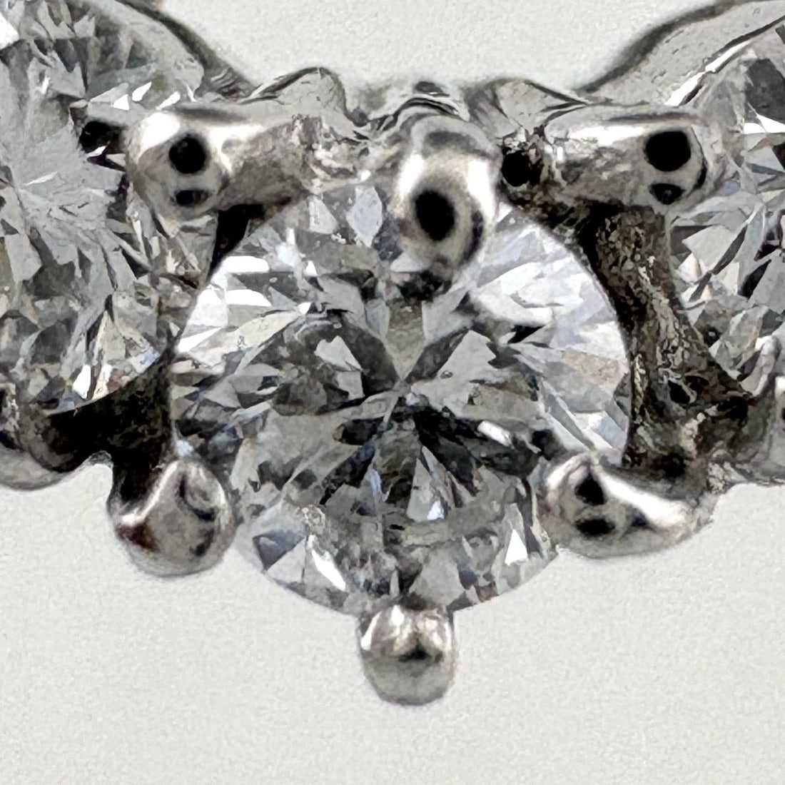 MELEE DIAMOND DESIGN RING WG RING 750 WG: Melee Diamond Design Ring Wg Ring 750 Wg Brand: Unbranded Type/Style: Ring Material: 750 WG, Main Stone Natural Color: WG Size: US5 Accessories: None Accessories Notice: When purchasing pre-owned