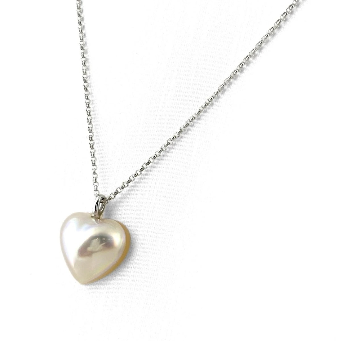 TASAKI PEARL NECKLACE WG PENDANT HEART PEARL NECKLACE: Tasaki Pearl Necklace Wg Pendant Heart Pearl Necklace Brand: TASAKI Type/Style: Necklace Material: 18K WG, Main Stone Pearl /Secondary Stone:Natural Color: WG Size: 11.0x11.3mm(0.4") Accessories: