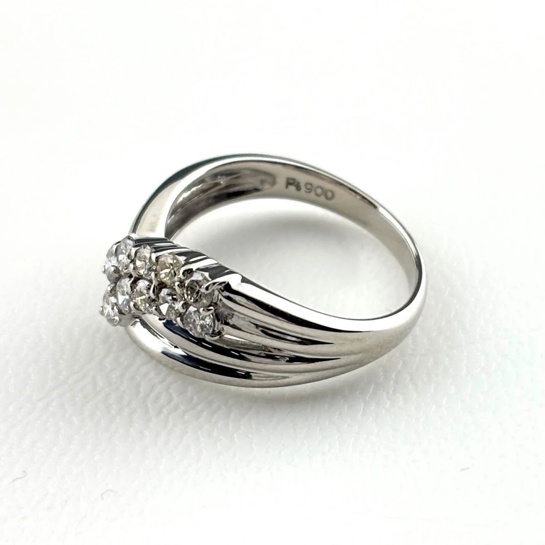 MELEE DIAMOND DESIGN RING PLATINUM RING PT900 DIAMOND: Melee Diamond Design Ring Platinum Ring Pt900 Diamond Brand: Unbranded Type/Style: Ring Material: Pt900, Main Stone Natural Color: None Size: US5.5 Accessories: None Accessories Notice: When