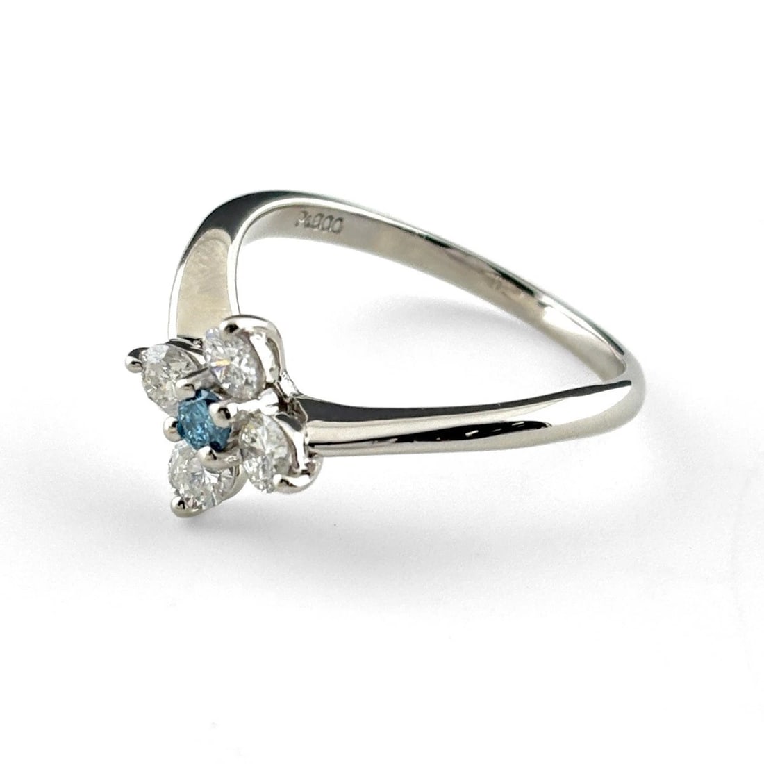 TREATMENT DIAMOND DESIGN PLATINUM RING MELEE DIAMOND RING: Treatment Diamond Design Platinum Ring Melee Diamond Ring Brand: Unbranded Type/Style: Ring Material: Pt900, Main Stone Natural Color: None Size: US5.5 Accessories: None Accessories Notice: When