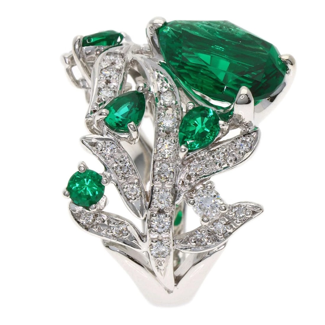 EMERALD DIAMOND RING K18 WHITE GOLD: Emerald Diamond Ring K18 White Gold Brand: SELECT JEWELRY Type/Style: Ring Material: K18 White Gold, Main Stone Emerald Color: Silver Size: 6.25(US) Accessories: None Accessories Notice: W