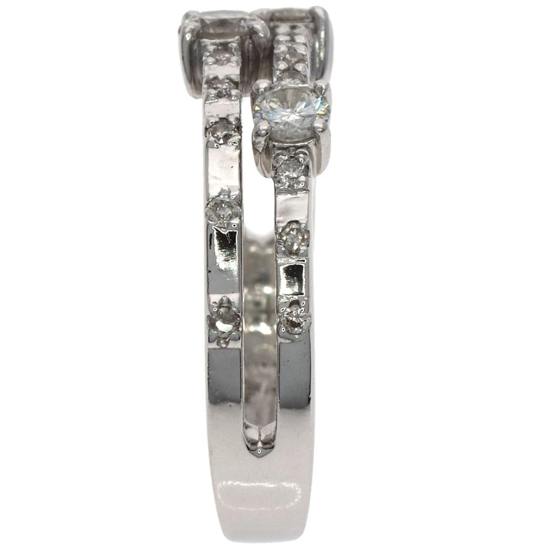 DIAMOND RING PLATINUM PT900: Diamond Ring Platinum PT900 Brand: SELECT JEWELRY Type/Style: Ring Material: Platinum PT900, Main Stone Natural Color: Silver Size: 5.25(US) Accessories: None Accessories Notice: When purc