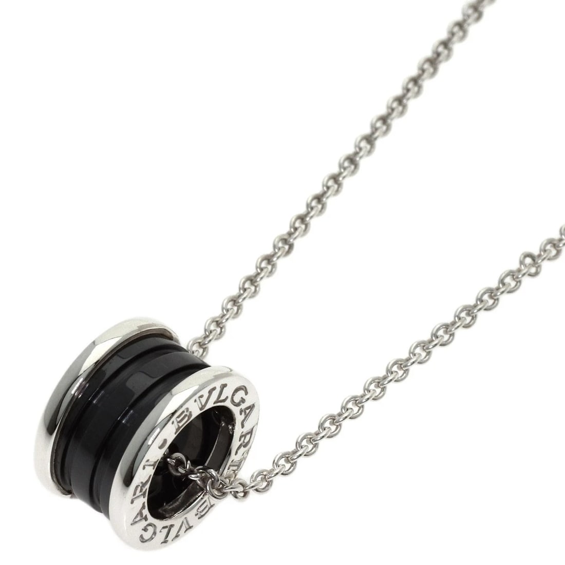 BVLGARI NECKLACE SILVER CERAMIC: BVLGARI Necklace Silver Ceramic Brand: BVLGARI Type/Style: Necklace Material: Silver/Ceramic, Color: Silver Size: Chain Length:18.9inch/48cm Chain Width:0.7inch/1.8mm Top Size:0.6inch/14.7x9.2x14.7mm 