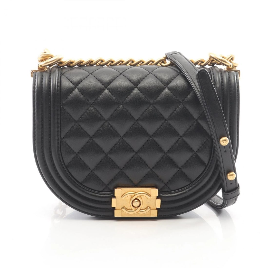 CHANEL BOY SMALL CHAIN SHOULDER HAND BAG: CHANEL Boy Small chain Shoulder hand Bag Brand: CHANEL Type/Style: Shoulder Bag Material: Lambskin (sheep leather) Color: Black?ish colors Size: (H:5.1inch x W:7.1inch x D:2.0inch) Accessories: No