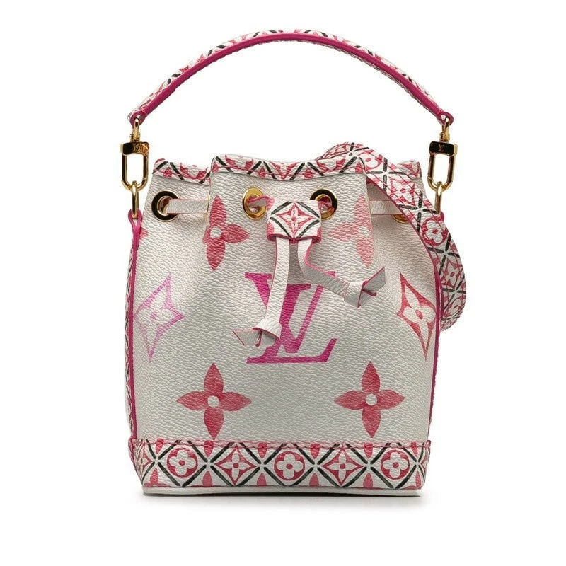 LOUIS VUITTON BY THE POOL MONOGRAM ROSE WHITE LEATHER: Louis Vuitton By The Pool Monogram Rose White Leather Brand: Louis Vuitton Type/Style: Shoulder Bag Material: PVC / Leather Color: Rose / White Size: W approx. 17cm x H 15.5cm x D 10cm Accessories