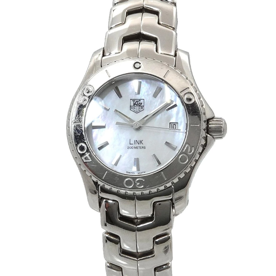 TAG HEUER LINK DATE QUARTZ WHITE SHELL DIAL WATCH: TAG Heuer LINK Date Quartz White Shell Dial Watch Brand: TAG Heuer Type/Style: Wristwatch Material: Stainless steel Color: Dial Color White Shell Size: CaseSize Length 32mm(included lag) CaseSize