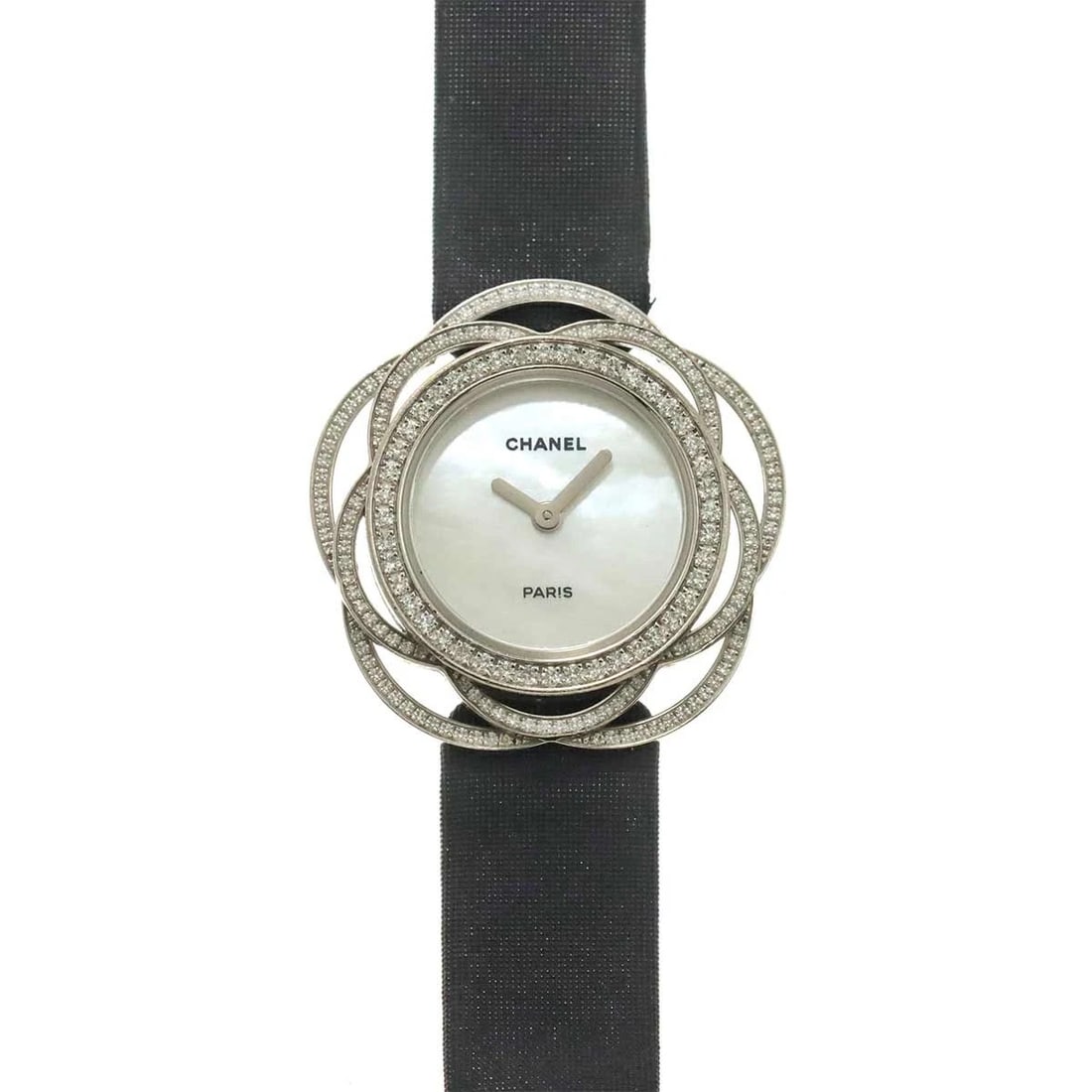 CHANEL CAMELLIA QUARTZ DIAMOND 750 WG WHITE SHELL DIAL WATCH: CHANEL Camellia Quartz Diamond 750 WG White Shell Dial Watch Brand: CHANEL Type/Style: Wristwatch Material: 750 White Gold,Diamond,Satin Leather Color: Dial Color White Shell Size: CaseSize Length 24m
