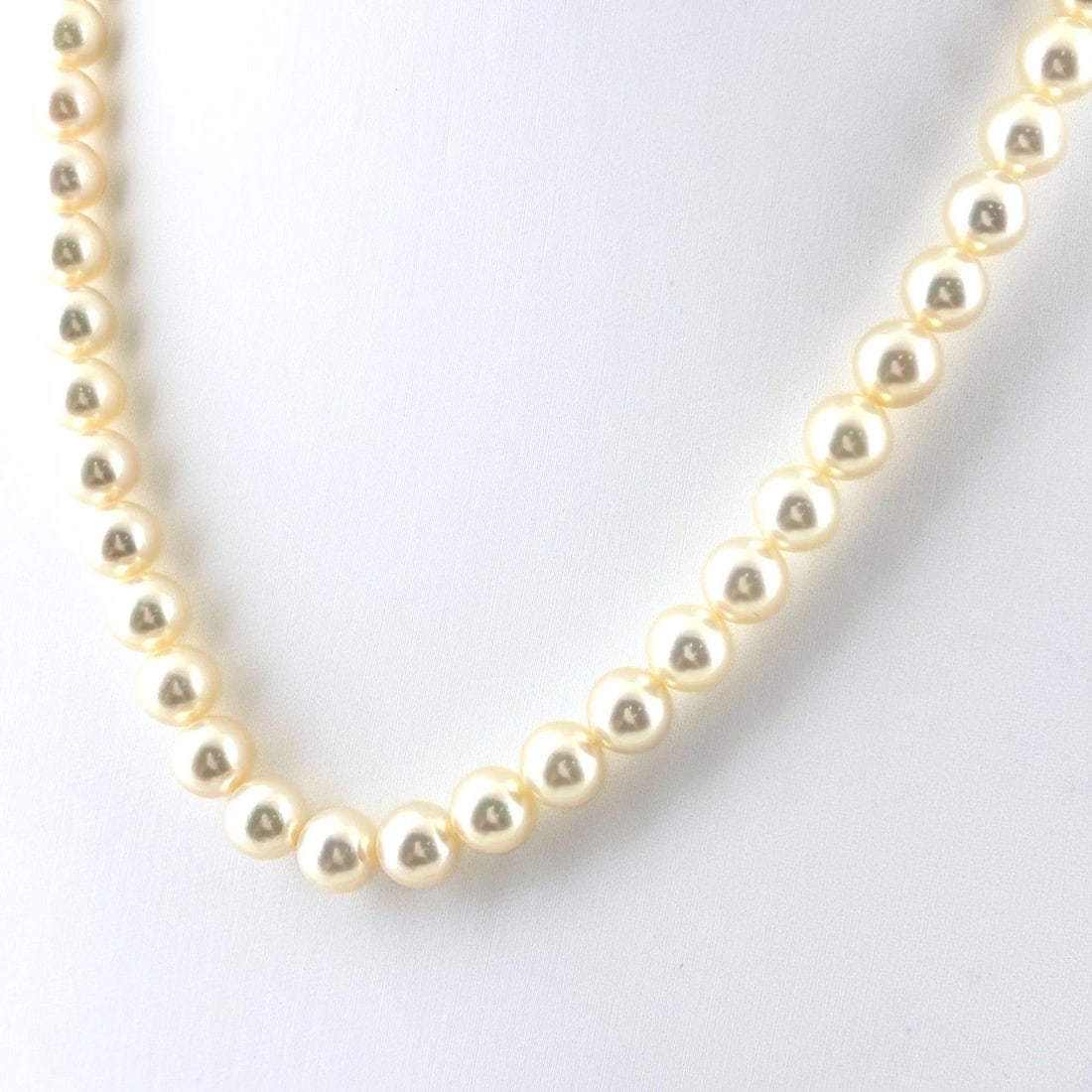 MIKIMOTO PEARL NECKLACE WG NECKLACE K14: Mikimoto Pearl Necklace Wg Necklace K14 Brand: MIKIMOTO Type/Style: Necklace Material: K14 WG, Main Stone Natural Color: WG Size: 45cm(17.7") Accessories: None Accessories Notice: When purchasing