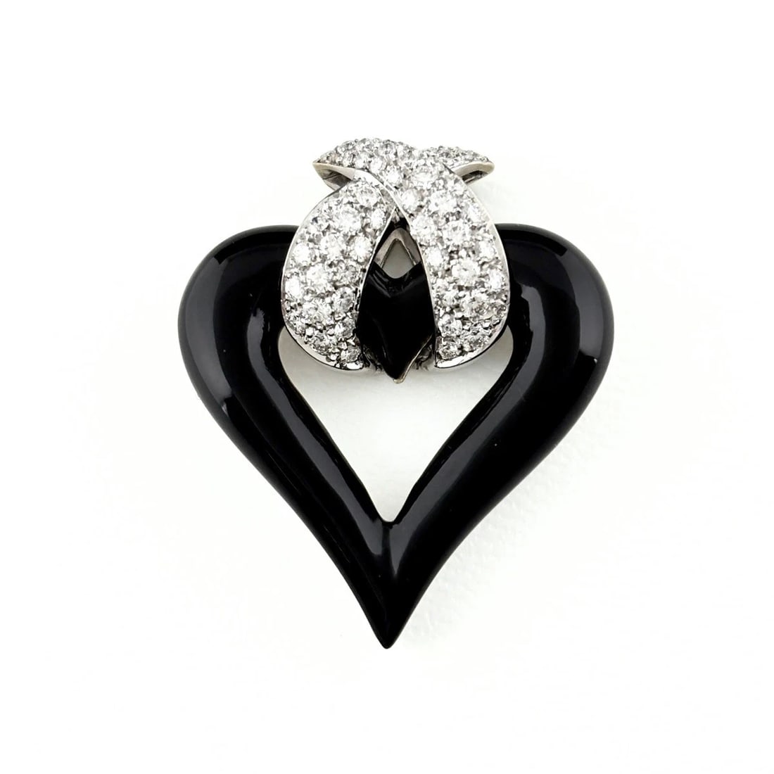 PICCHIOTTI HEART MOTIF PENDANT HEAD MELEE DIAMOND: Picchiotti Heart Motif Pendant Head Melee Diamond Brand: PICCHIOTTI Type/Style: Pendant Head Material: 750, Main Stone Natural Color: None Size: 30.4x25.6mm(1.2") Accessories: None Accessories