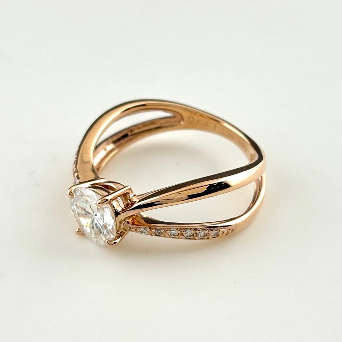 DIAMOND DESIGN RING PG MELEE DIAMOND RING 18K: Diamond Design Ring Pg Melee Diamond Ring 18K Brand: Unbranded Type/Style: Ring Material: 18K PG, Main Stone Natural Color: PG Size: US7 to 7.5 Accessories: None Accessories Notice: When purchasing