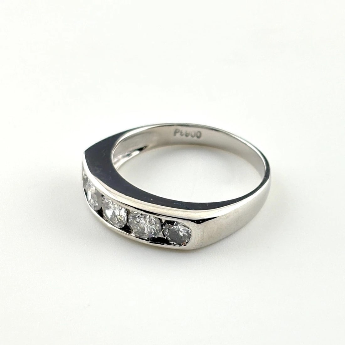 MELEE DIAMOND DESIGN RING PLATINUM RING PT900: Melee Diamond Design Ring Platinum Ring Pt900 Brand: Unbranded Type/Style: Ring Material: Pt900, Main Stone Natural Color: None Size: US6 Accessories: None Accessories Notice: When purchasing