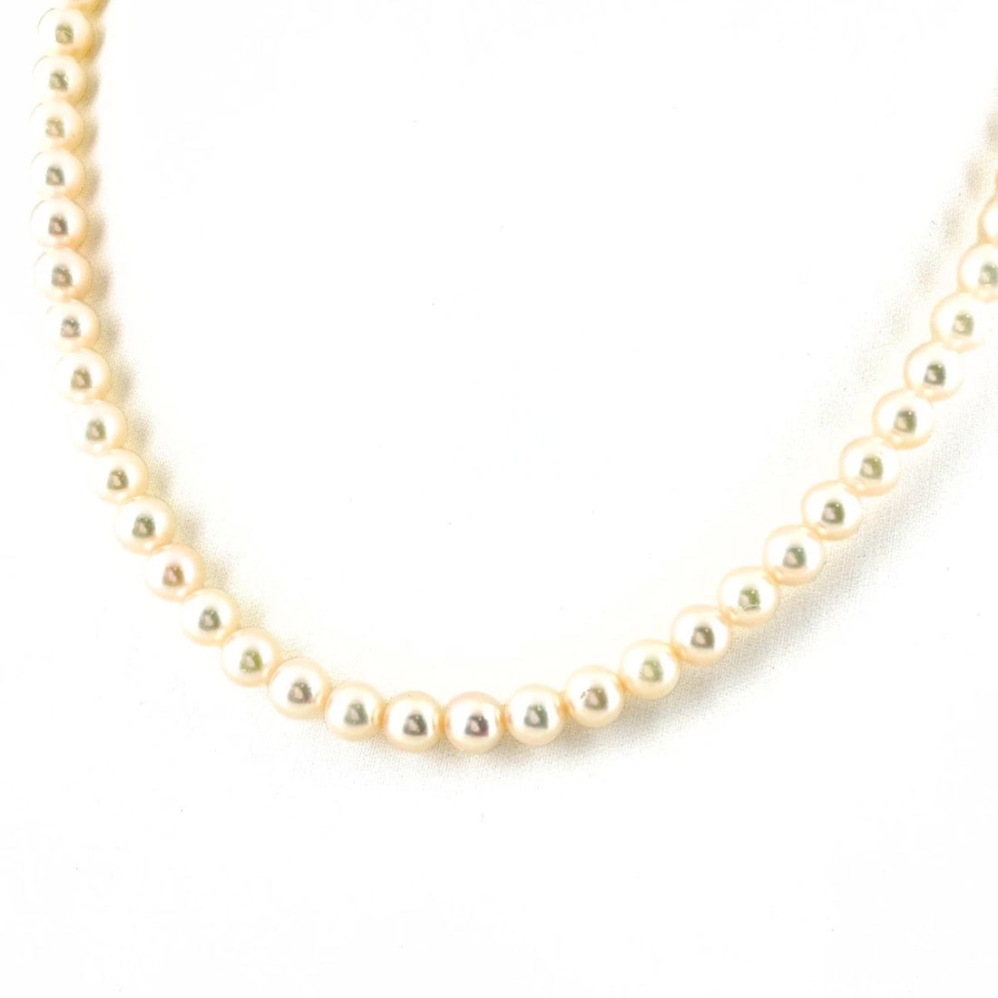 TASAKI PEARL NECKLACE SILVER PEARL NECKLACE SV: Tasaki Pearl Necklace Silver Pearl Necklace Sv Brand: TASAKI Type/Style: Necklace Material: SV, Main Stone Pearl /Secondary Stone:Natural Color: None Size: 42cm(16.5") Accessories: None Accessories