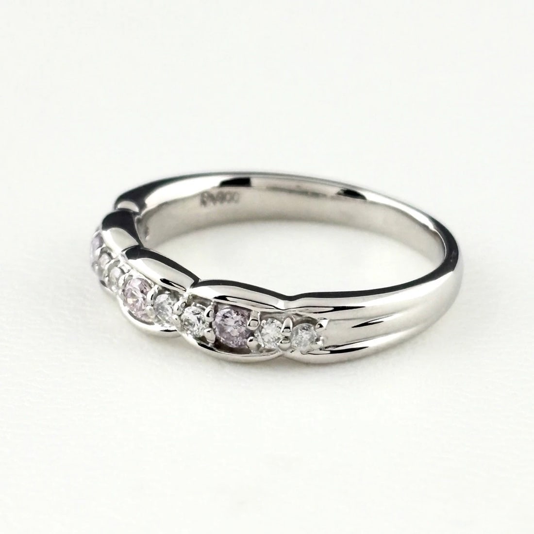 MELEE DIAMOND DESIGN RING PLATINUM RING PT900 DIAMOND: Melee Diamond Design Ring Platinum Ring Pt900 Diamond Brand: Unbranded Type/Style: Ring Material: Pt900, Main Stone Natural Color: None Size: US7 to 7.5 Accessories: None Accessories Notice: When