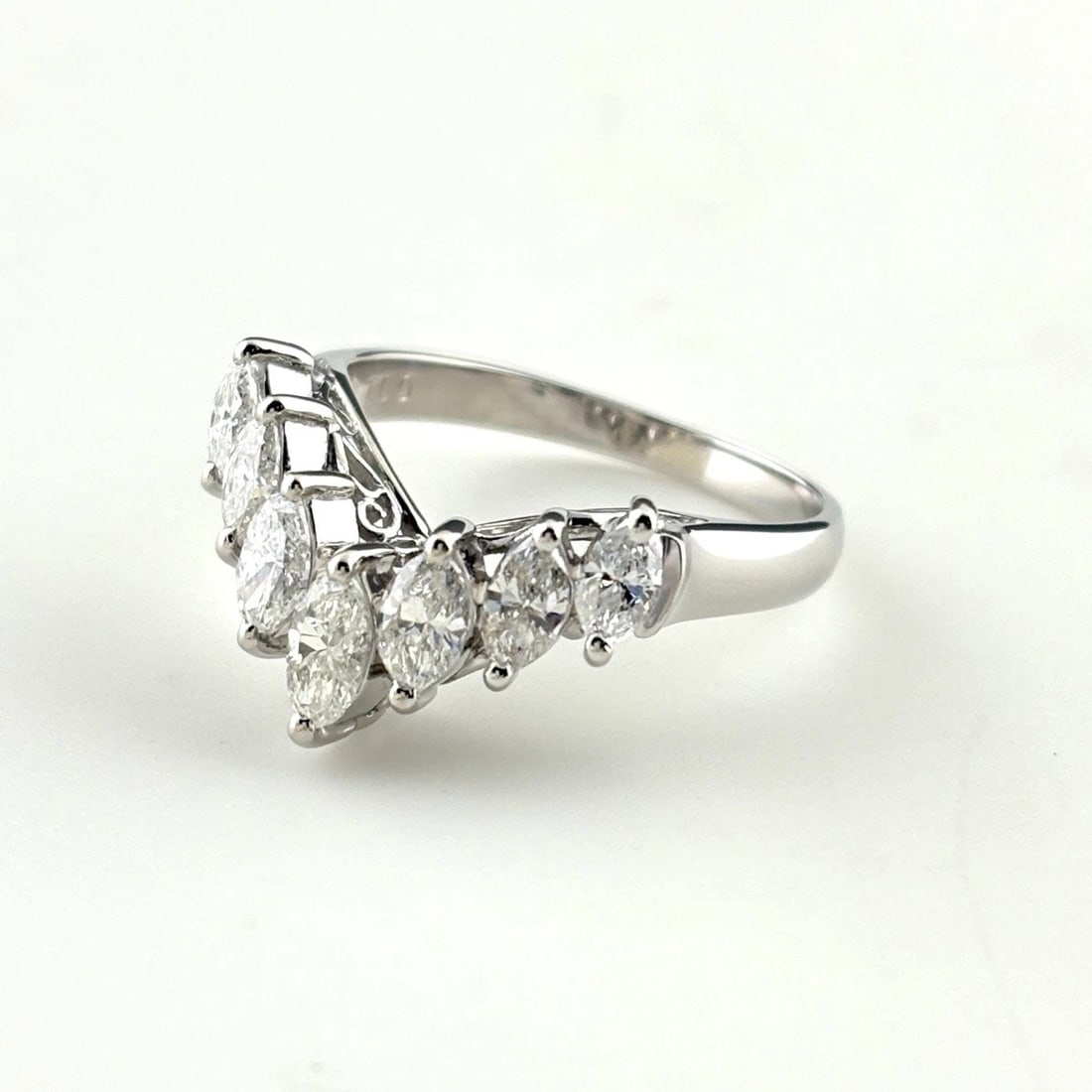 MELEE DIAMOND DESIGN RING PLATINUM RING PT900 DIAMOND: Melee Diamond Design Ring Platinum Ring Pt900 Diamond Brand: Unbranded Type/Style: Ring Material: Pt900, Main Stone Natural Color: None Size: US6 Accessories: None Accessories Notice: When purchasing
