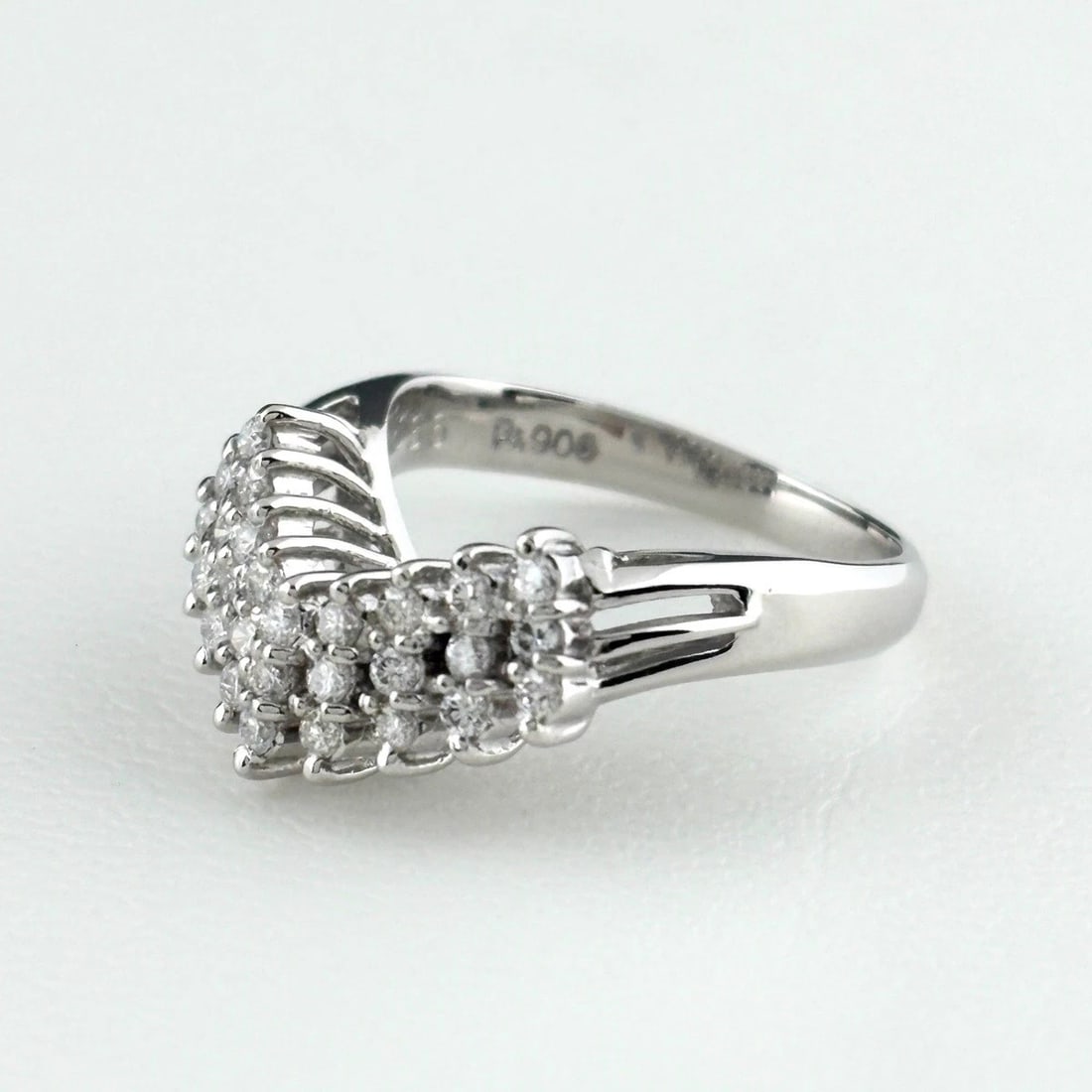 MELEE DIAMOND DESIGN RING PLATINUM RING DIAMOND: Melee Diamond Design Ring Platinum Ring Diamond Brand: Unbranded Type/Style: Ring Material: Pt900, Main Stone Natural Color: None Size: US5 Accessories: None Accessories Notice: When purchasing