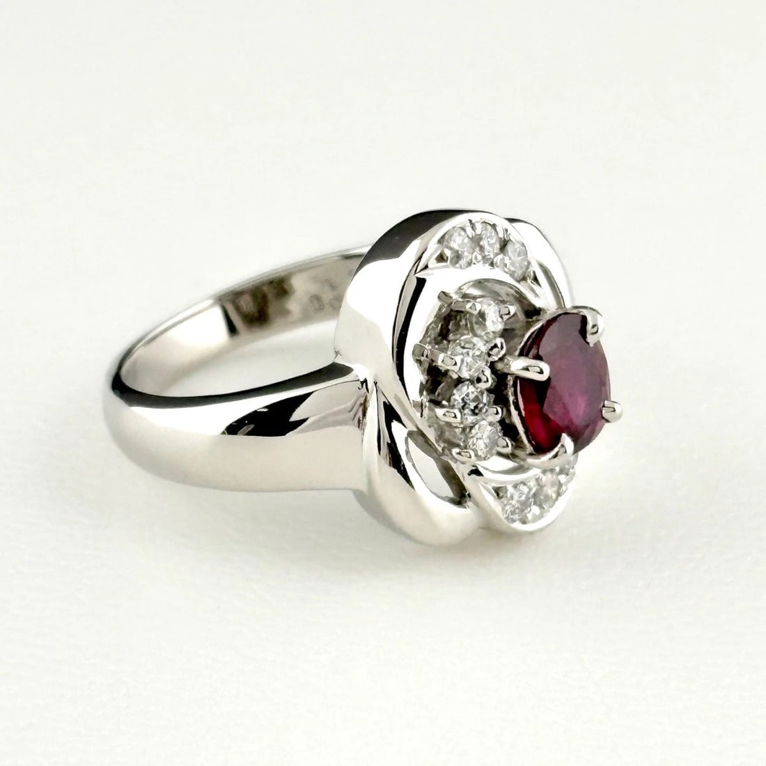 RUBY DESIGN RING PLATINUM MELEE DIAMOND RING - 3