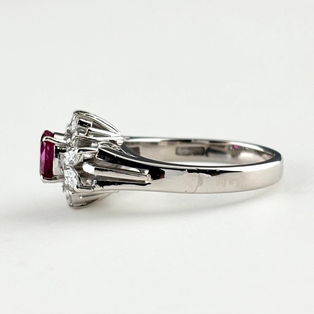 RUBY DESIGN RING PLATINUM MELEE DIAMOND RING PT900: Ruby Design Ring Platinum Melee Diamond Ring Pt900 Brand: Unbranded Type/Style: Ring Material: Pt900, Main Stone Ruby /Secondary Stone:Natural Color: None Size: US5 Accessories: None Accessories