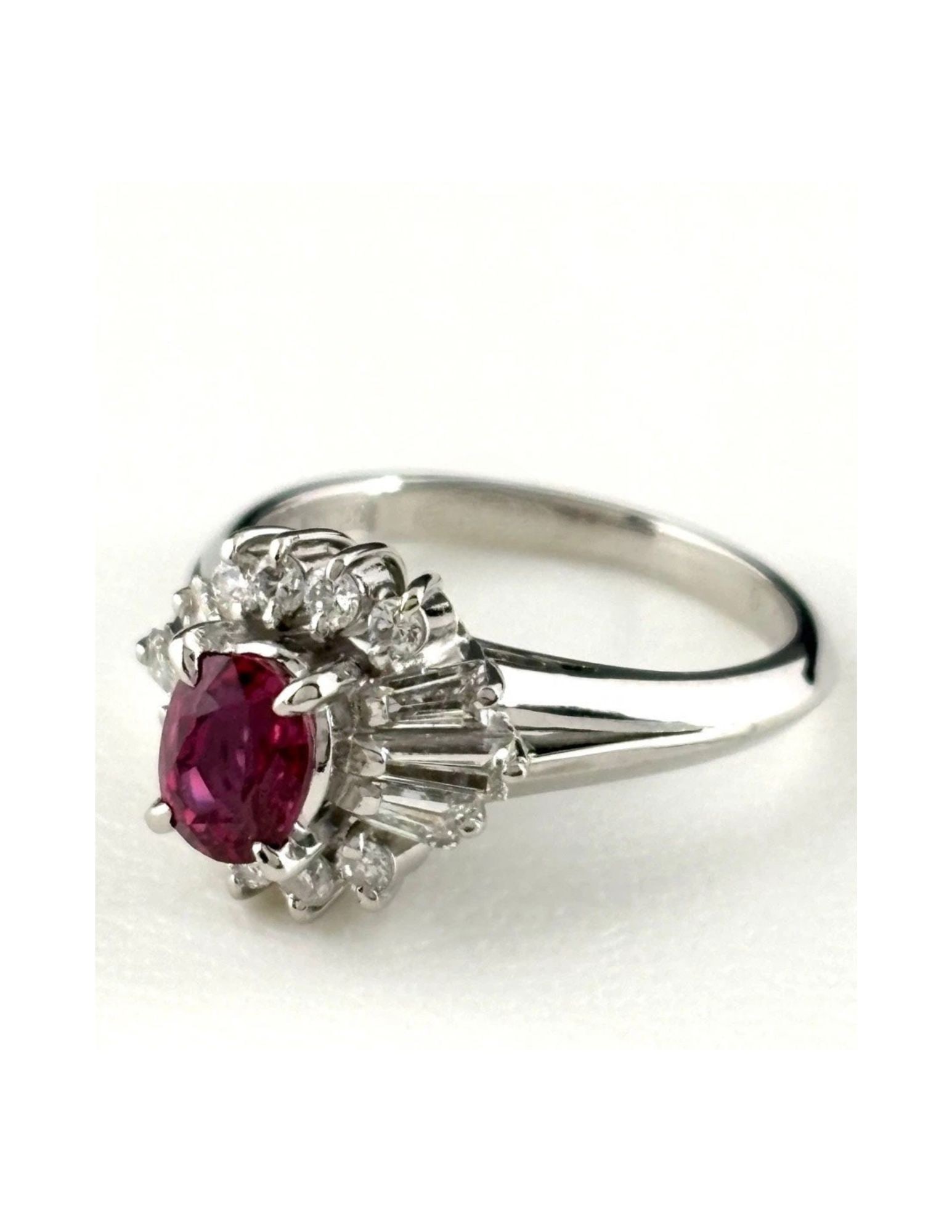 RUBY PLATINUM RING MELEE DIAMOND RING PT900: Ruby Platinum Ring Melee Diamond Ring Pt900 Brand: Unbranded Type/Style: Ring Material: Pt900, Main Stone Ruby /Secondary Stone:Natural Color: None Size: US3.5 to 4 Accessories: None Acces