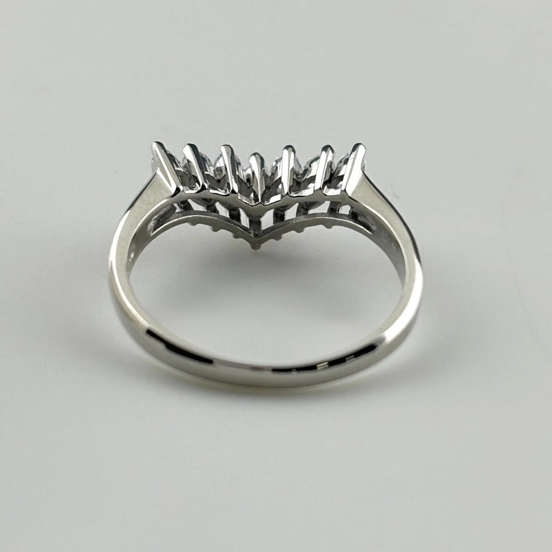 MELEE DIAMOND DESIGN RING PLATINUM RING - 3