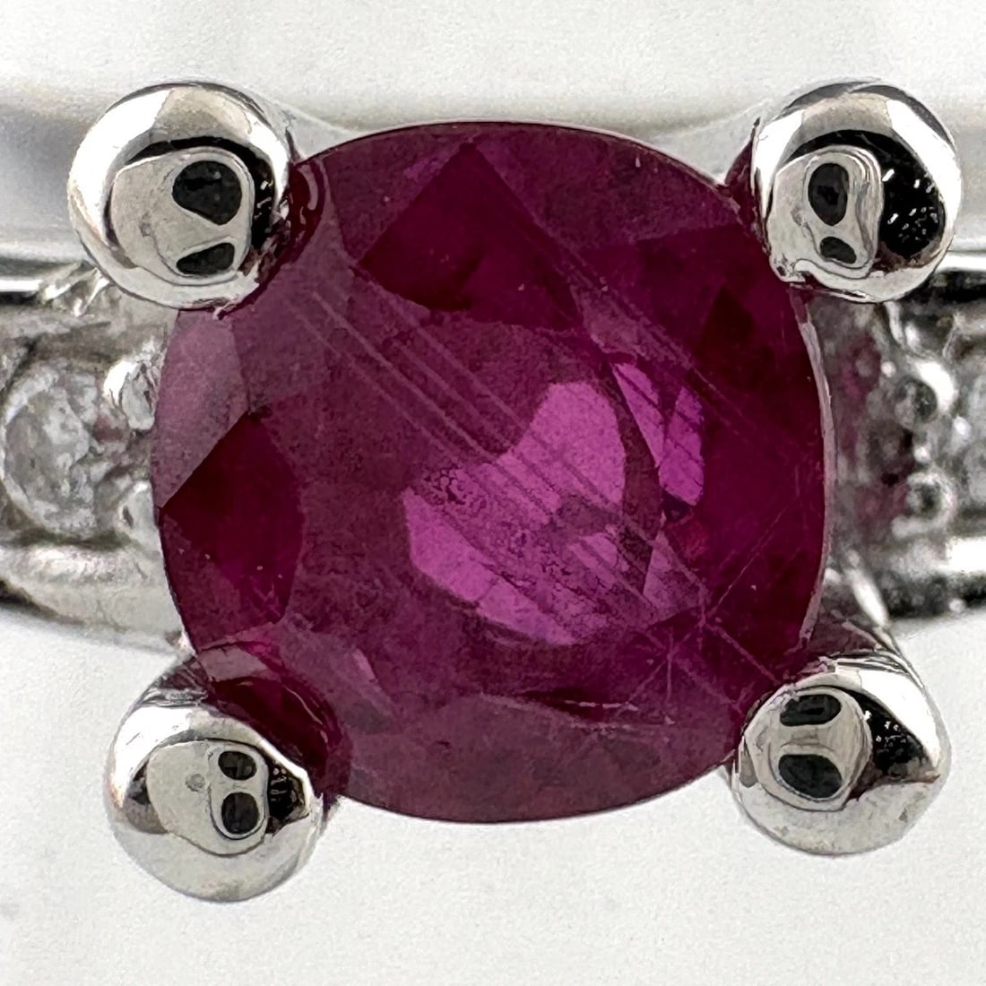 RUBY DESIGN RING PLATINUM MELEE DIAMOND RING - 2