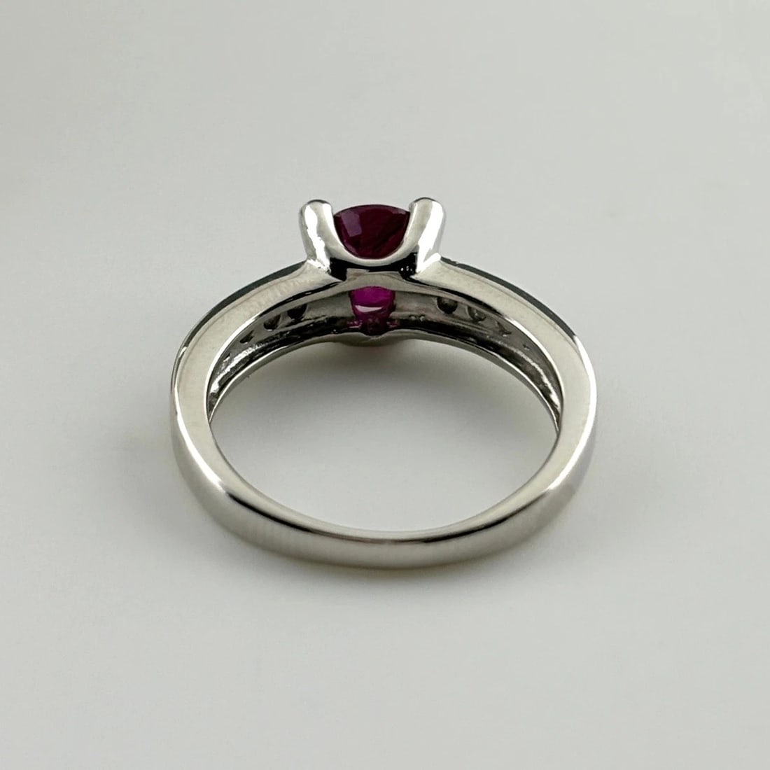 RUBY DESIGN RING PLATINUM MELEE DIAMOND RING - 3