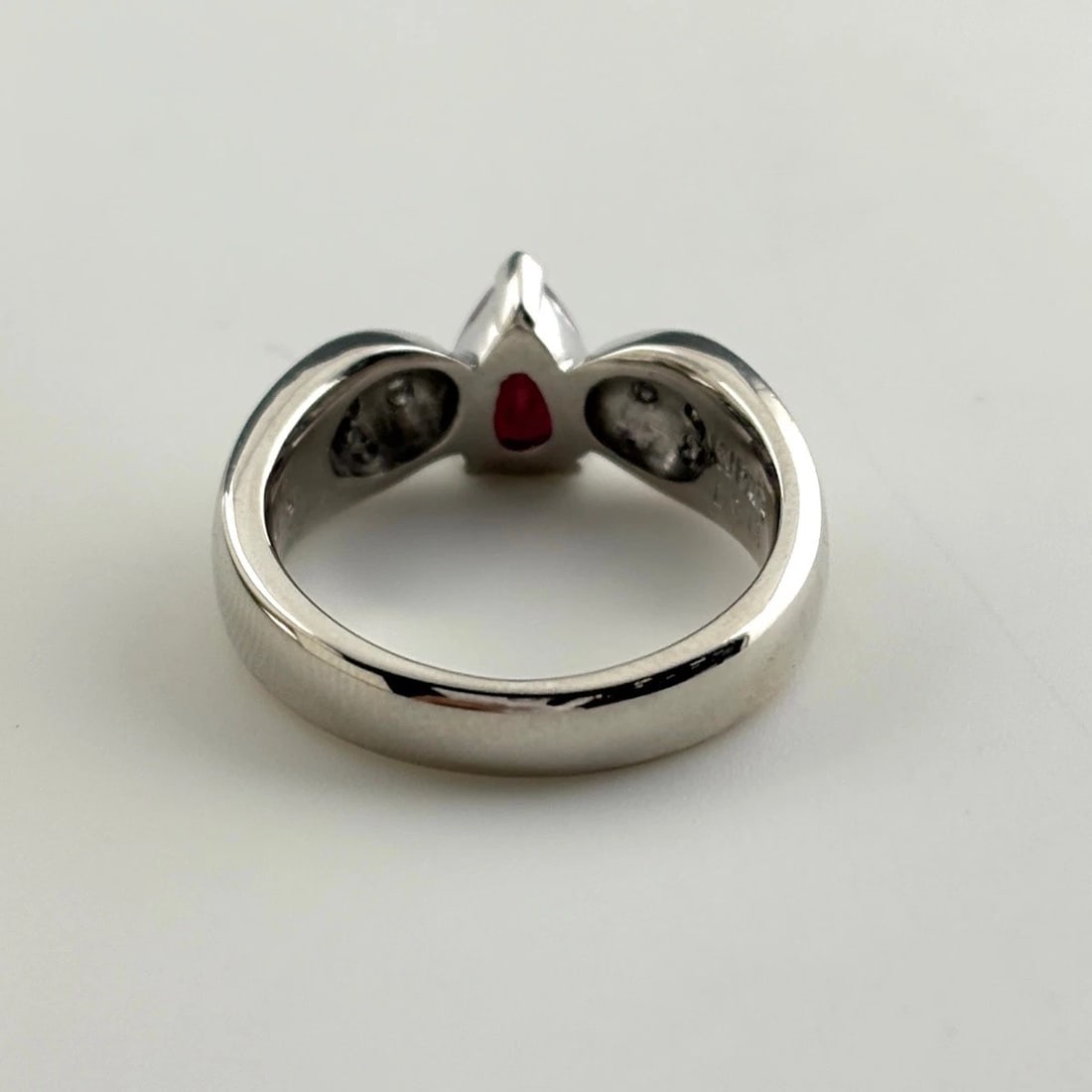 RUBY DESIGN RING WG MELEE DIAMOND RING 18K - 3
