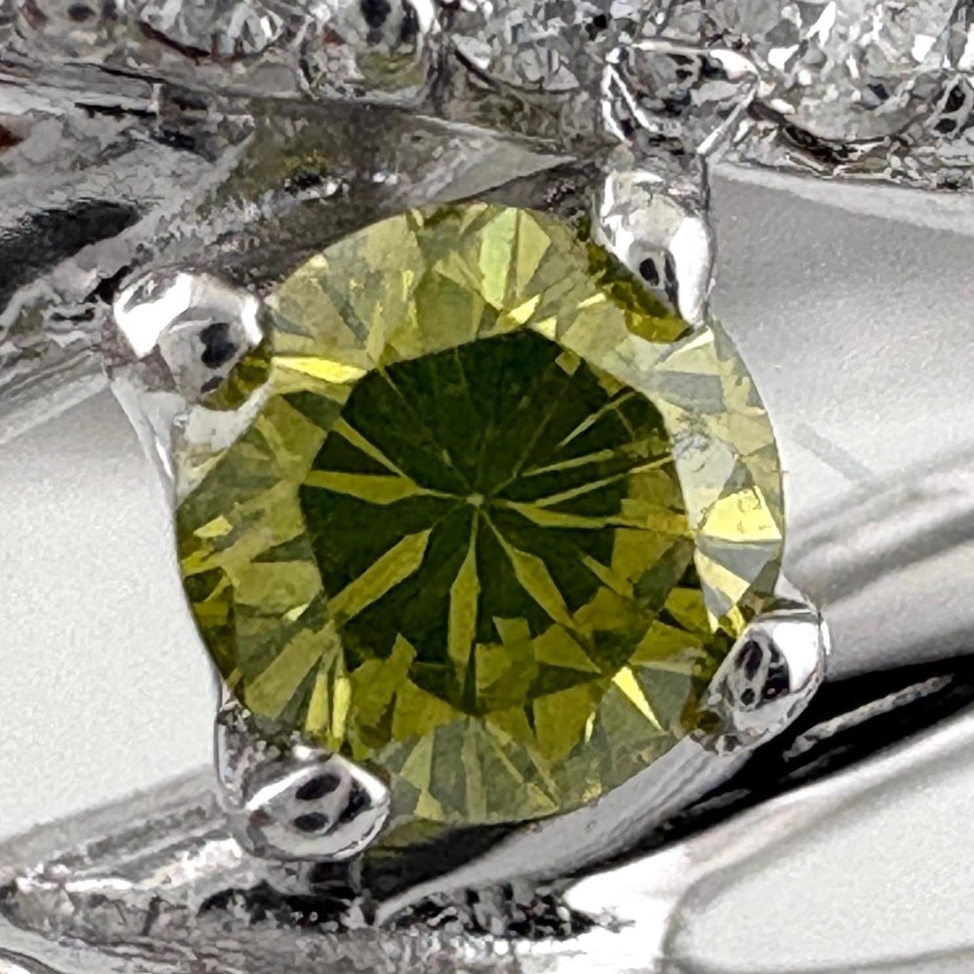 MELEE DIAMOND DESIGN RING WG RING 18K - 2