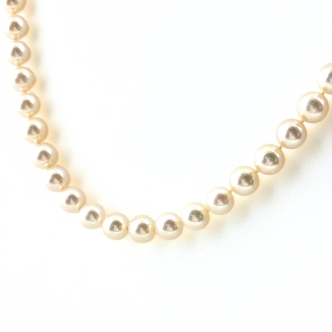 TASAKI PEARL NECKLACE WG PEARL NECKLACE K14: Tasaki Pearl Necklace Wg Pearl Necklace K14 Brand: TASAKI Type/Style: Necklace Material: K14 WG, Main Stone Pearl /Secondary Stone:Natural Color: WG Size: 88cm(34.6") Accessories: None Accessories