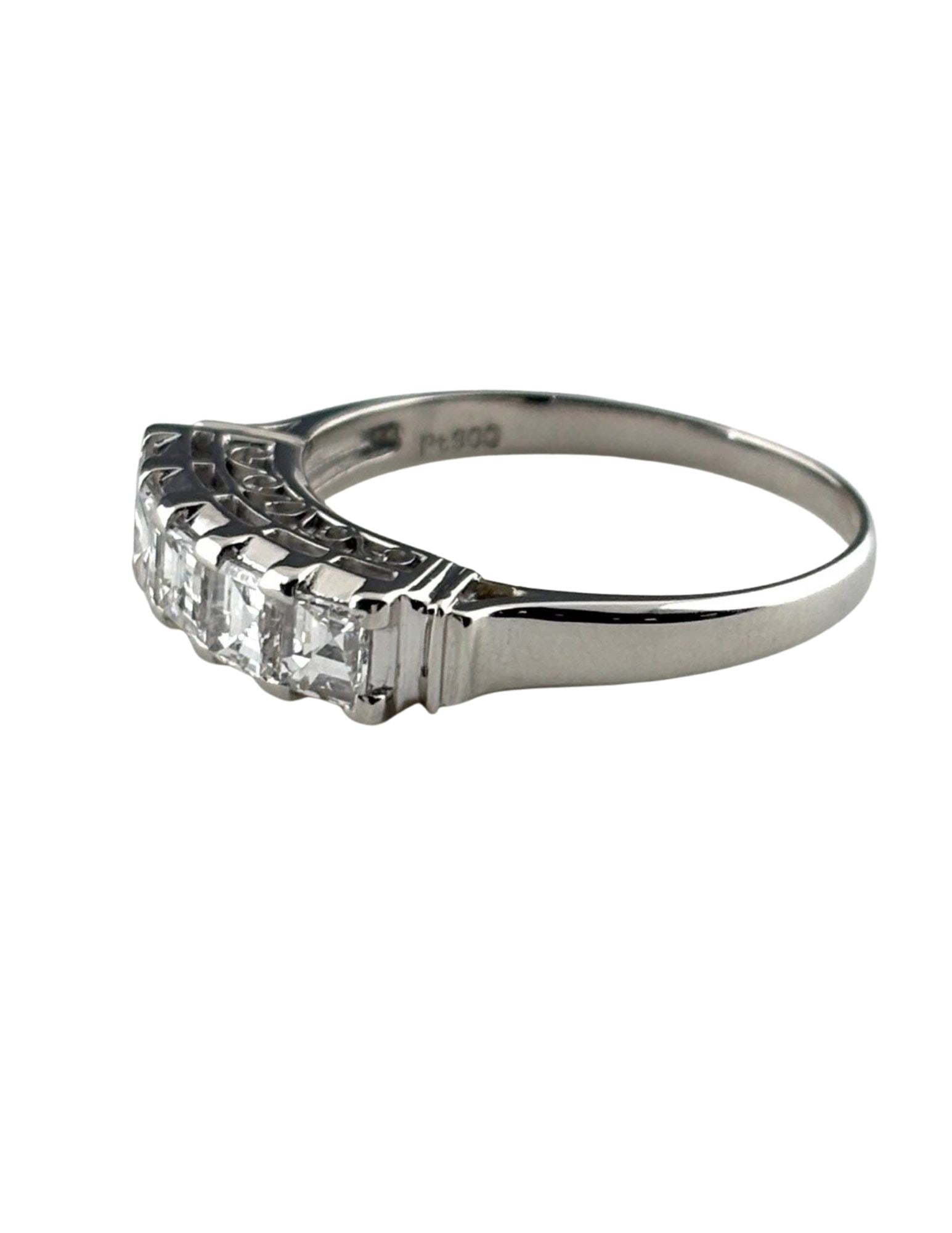 MELEE DIAMOND DESIGN RING PLATINUM RING PT900: Melee Diamond Design Ring Platinum Ring Pt900 Brand: Unbranded Type/Style: Ring Material: Pt900, Main Stone Natural Color: None Size: US7 to 7.5 Accessories: None Accessories Notice: When purchasing
