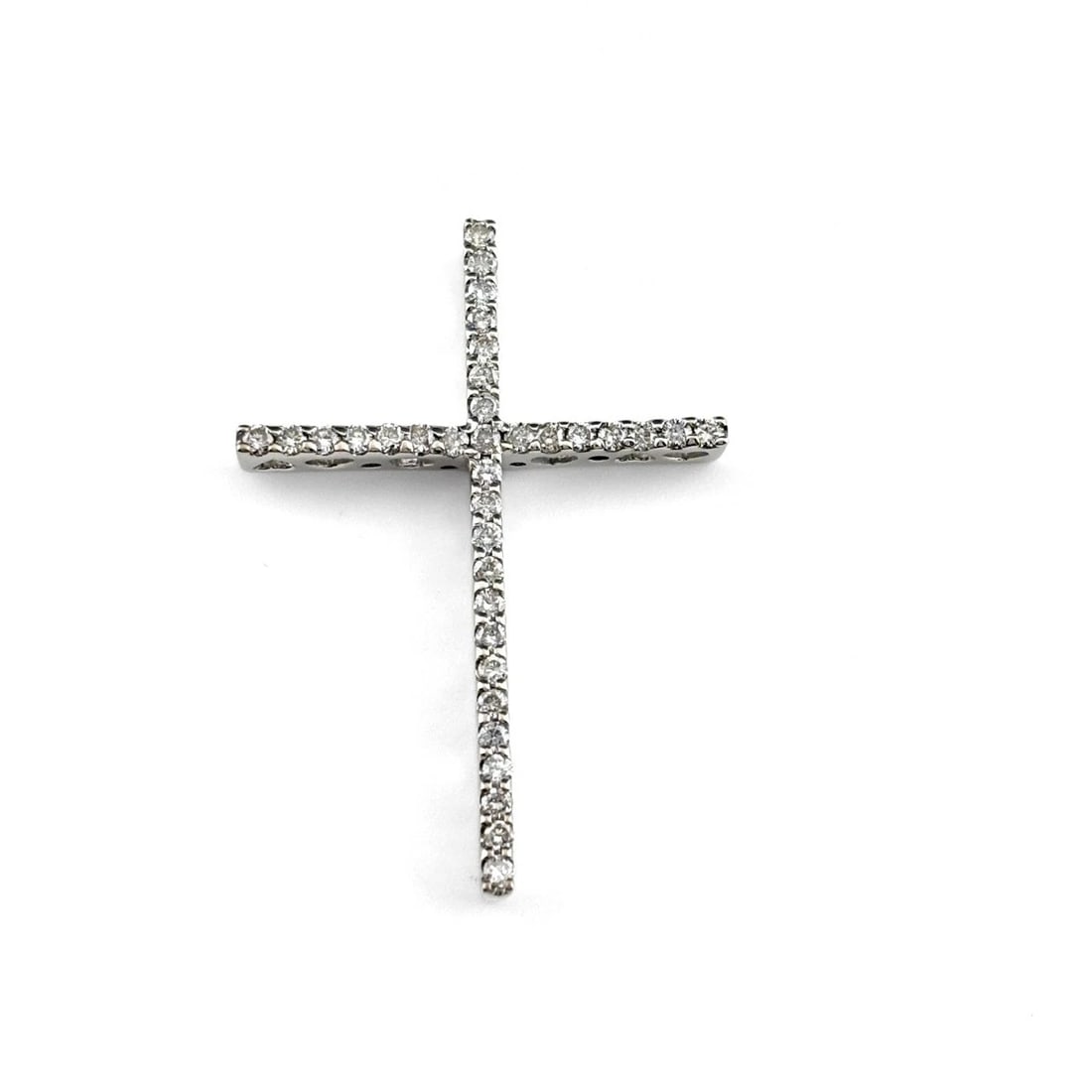 CROSS MOTIF PENDANT HEAD WG MELEE DIAMOND CROSS: Cross Motif Pendant Head Wg Melee Diamond Cross Brand: Unbranded Type/Style: Pendant Head Material: 18K WG, Main Stone Natural Color: WG Size: 34.0x24.2mm(1.3") Accessories: None Accessories Notice: