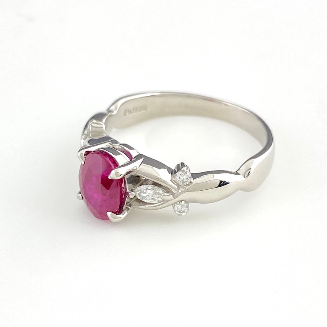 RUBY DESIGN RING PLATINUM MELEE DIAMOND RING: Ruby Design Ring Platinum Melee Diamond Ring Brand: Unbranded Type/Style: Ring Material: Pt900, Main Stone Ruby /Secondary Stone:Natural Color: None Size: US6 to 6.5 Accessories: None Accessories