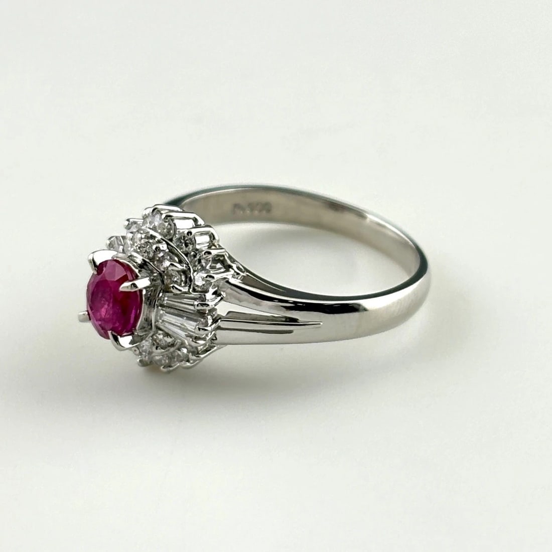 RUBY DESIGN RING PLATINUM MELEE DIAMOND RING PT900: Ruby Design Ring Platinum Melee Diamond Ring Pt900 Brand: Unbranded Type/Style: Ring Material: Pt900, Main Stone Ruby /Secondary Stone:Natural Color: None Size: US5 Accessories: None Acces