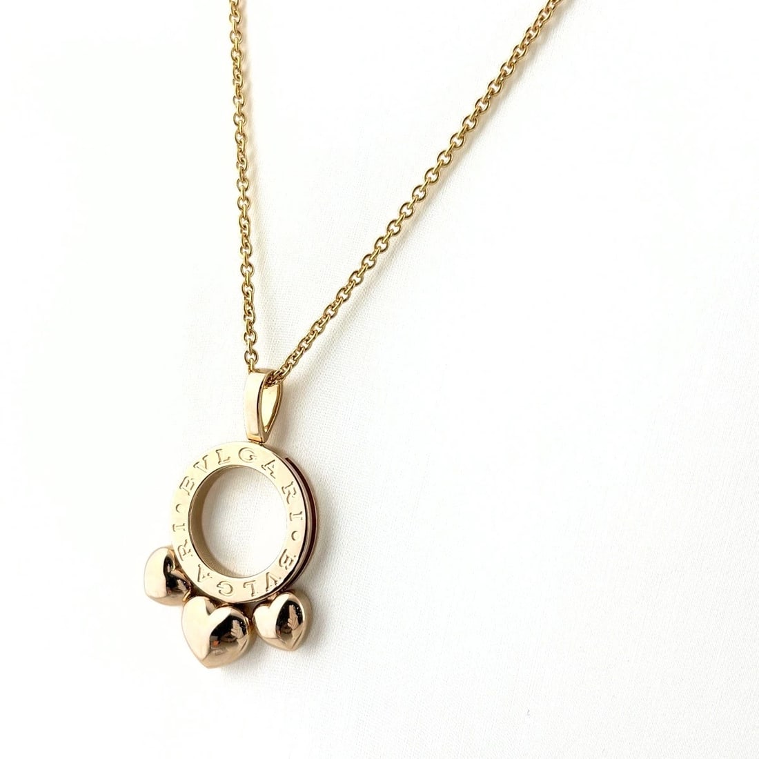 BVLGARI ALLEGRA NECKLACE YG PENDANT NECKLACE 750: Bvlgari Allegra Necklace Yg Pendant Necklace 750 Brand: BVLGARI Type/Style: Necklace Material: 750YG, Main Stone None Color: YG Size: 34.9x22.1mm(1.4") Accessories: None Accessories Notice: When