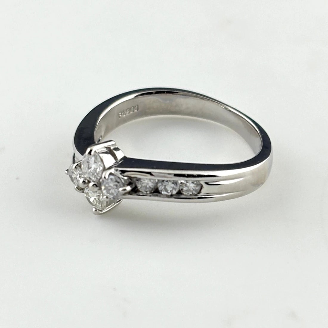 MELEE DIAMOND DESIGN RING PLATINUM RING PT900 DIAMOND: Melee Diamond Design Ring Platinum Ring Pt900 Diamond Brand: Unbranded Type/Style: Ring Material: Pt900, Main Stone Natural Color: None Size: US5.5 Accessories: None Accessories Notice: When