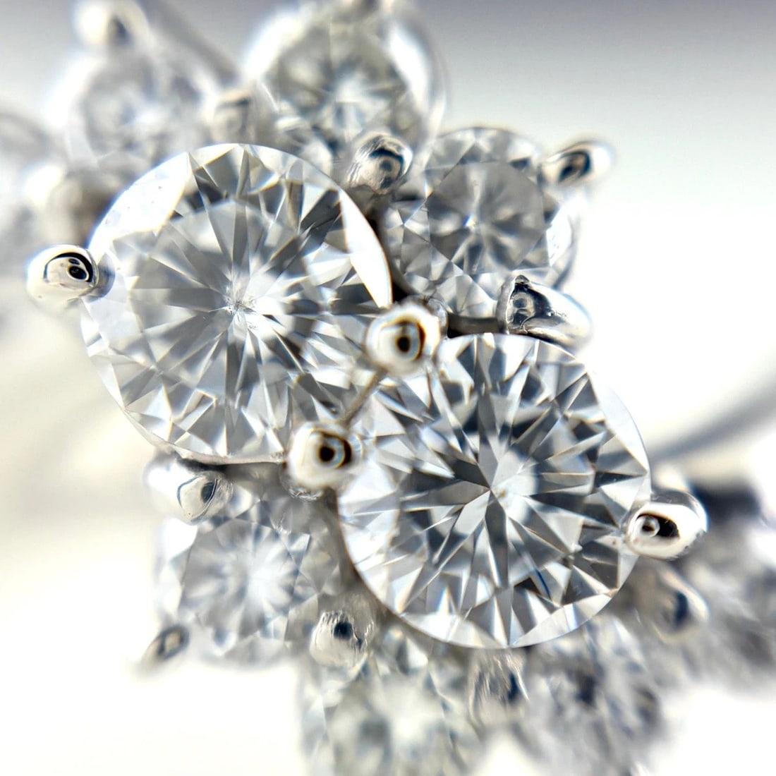 MELEE DIAMOND DESIGN RING PLATINUM RING - 2