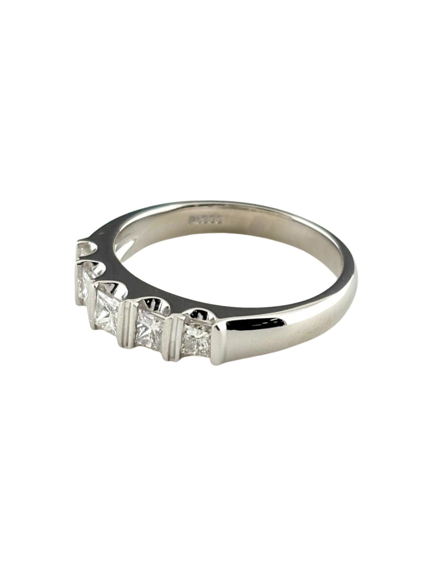 MELEE DIAMOND DESIGN RING PLATINUM RING PT900 DIAMOND: Melee Diamond Design Ring Platinum Ring Pt900 Diamond Brand: Unbranded Type/Style: Ring Material: Pt900, Main Stone Natural Color: None Size: US6.5 Accessories: None Accessories Notice: Wh